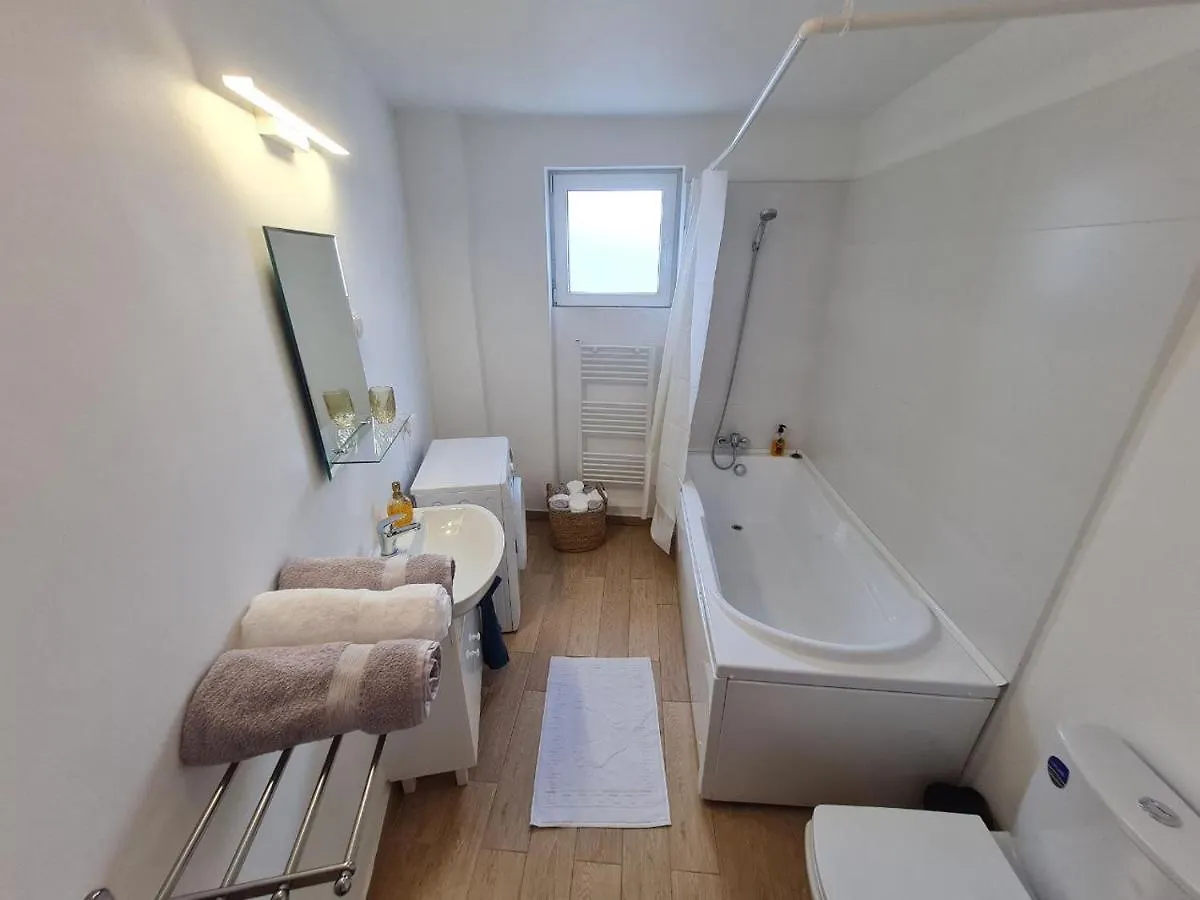 Apartment Full Service Super-Central 3Br & Balcony By Bucharent Bucharest