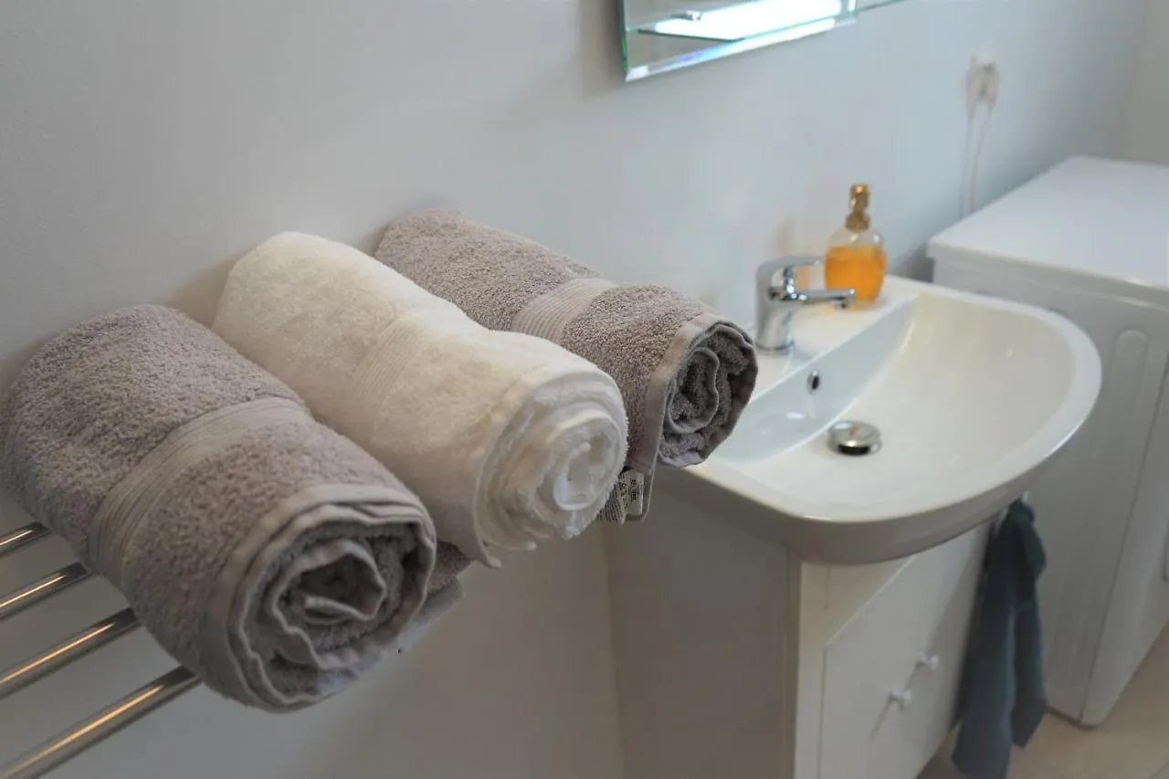 Full Service Super-Central 3Br & Balcony By Bucharent Bucharest Apartment